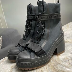 Converse Women's Chuck Taylor All Star GR82 Platform Booties Size 9